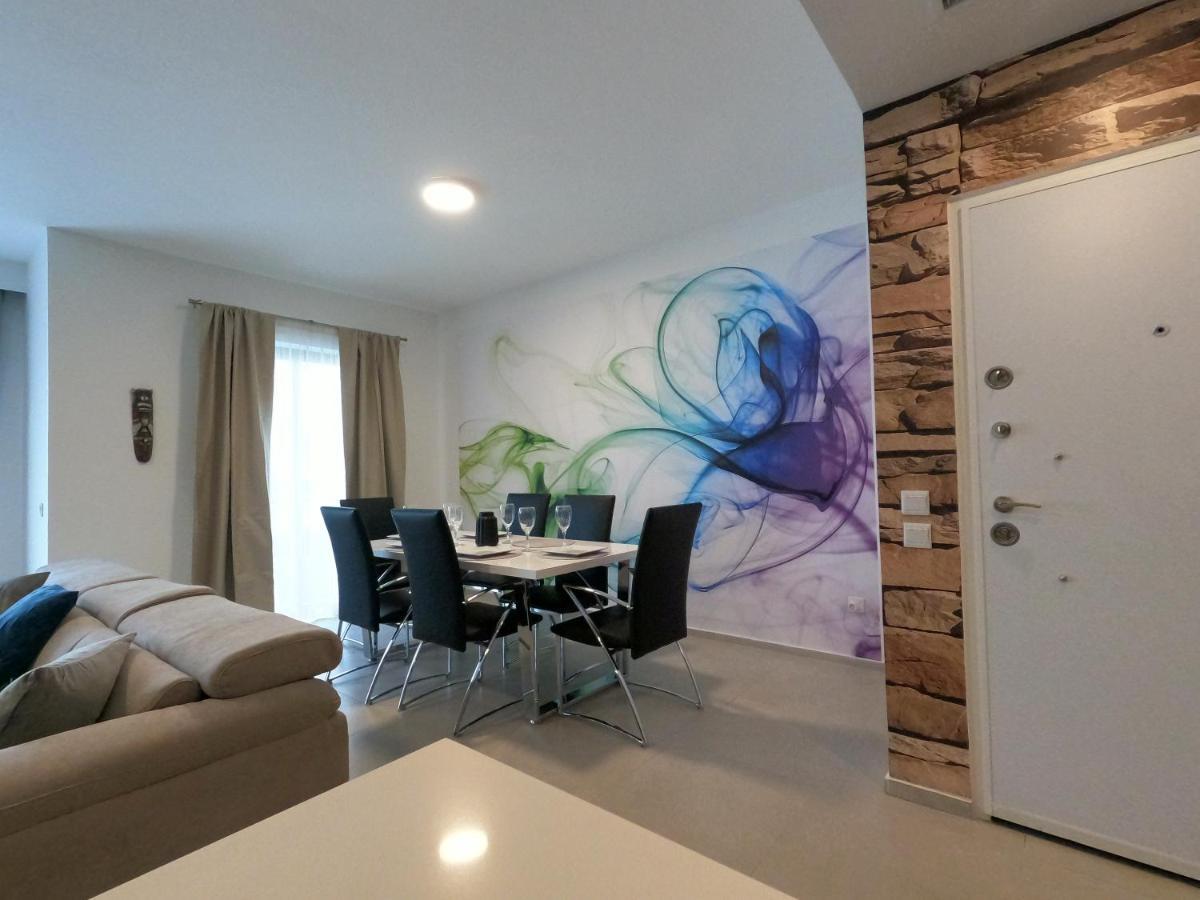 Apartment Korzo Saint Julian's